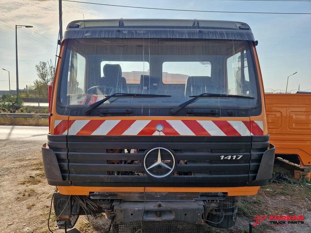 MERCEDES SK - SMALL - RIGHT HAND DRIVE - Cab: picture 3 MERCEDES SK - SMALL - RIGHT HAND DRIVE - Cab: picture 3