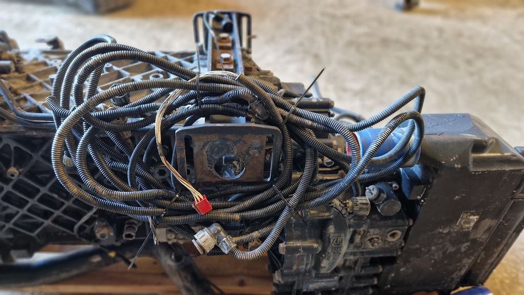 力の話　　　　　　　　　　　　　　　　　　　　　　　　　　　　　　　　　l116 e-flick.netToysSHFロックバイソン