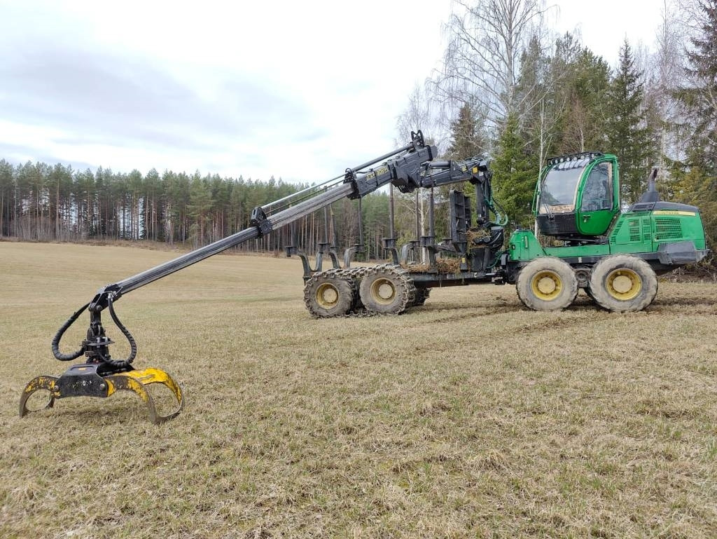 Forwarder John Deere 1210 G: picture 10