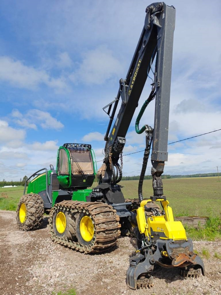 Forestry harvester John Deere 1270 G: picture 8
