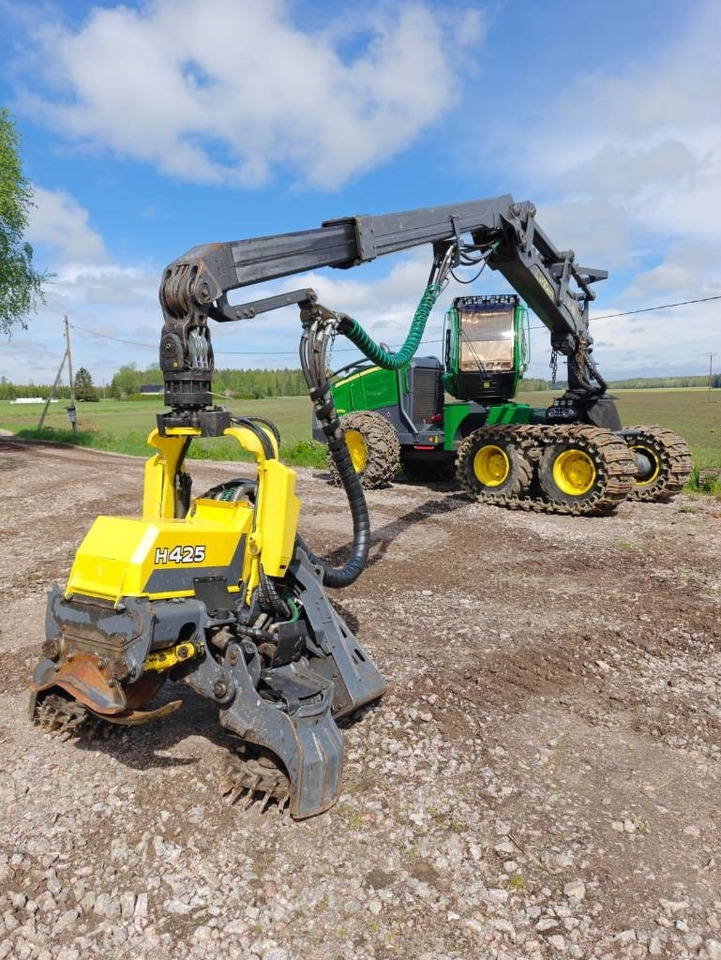 Forestry harvester John Deere 1270 G: picture 10