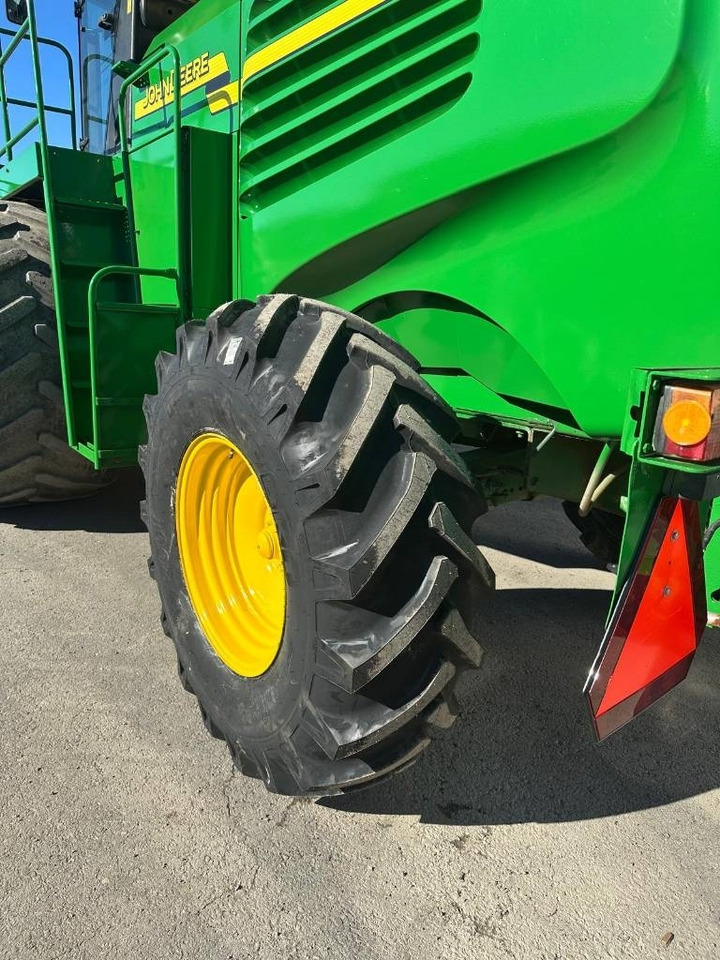 Forage harvester John Deere 7200: picture 9