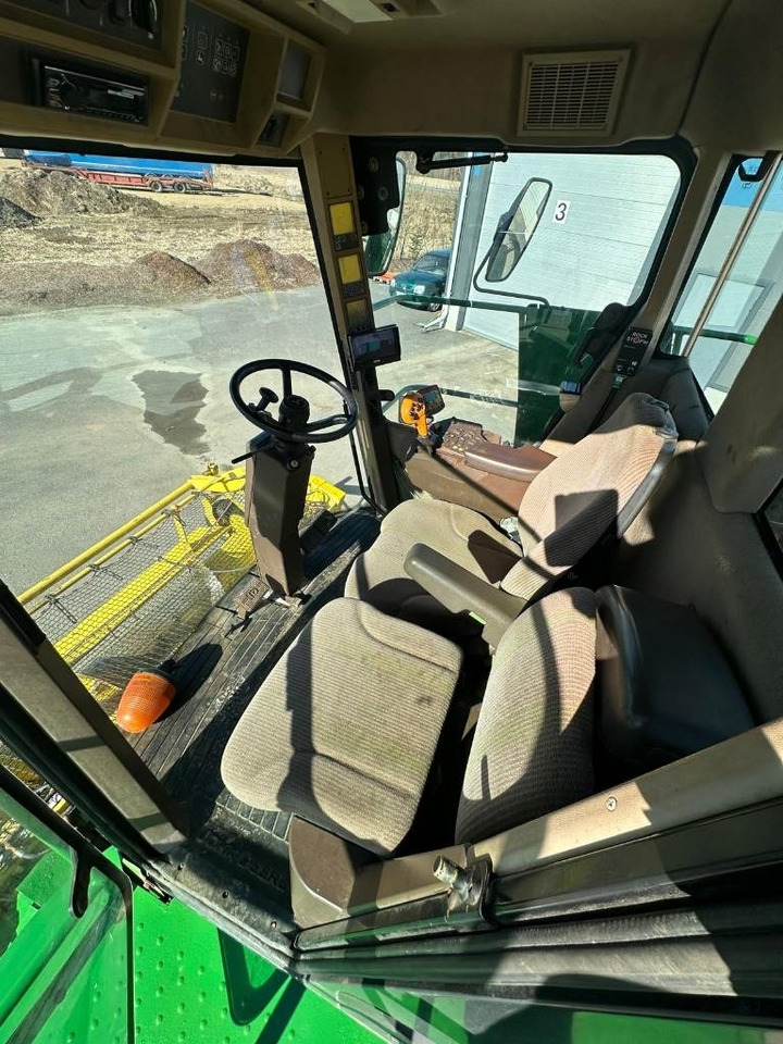Forage harvester John Deere 7200: picture 10