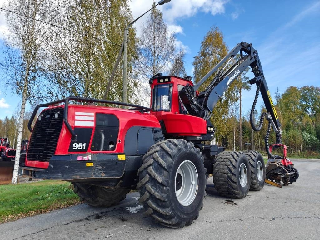 Komatsu 951  - Forestry harvester: picture 4 Komatsu 951  - Forestry harvester: picture 4