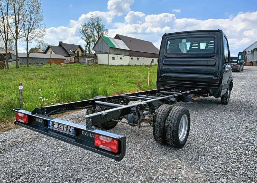 Cab chassis truck Iveco 35C13, 35C12, 35C14, 35C15: picture 17