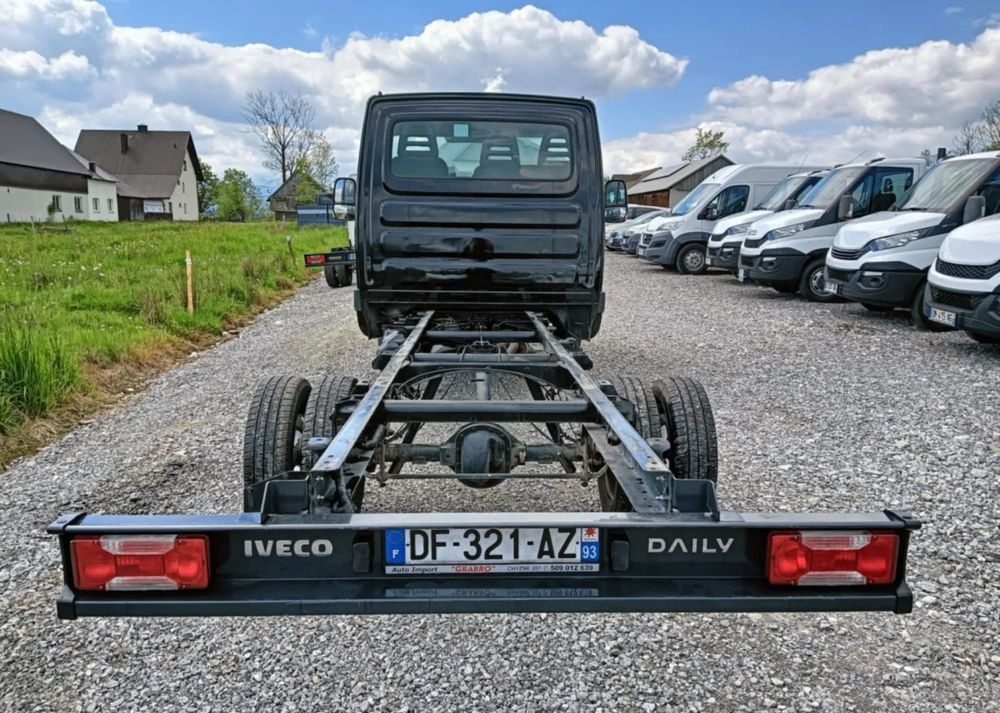 Cab chassis truck Iveco 35C13, 35C12, 35C14, 35C15: picture 18