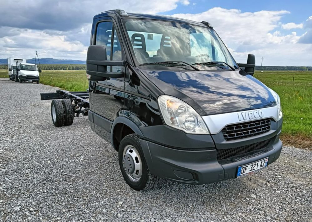 Iveco 35C13, 35C12, 35C14, 35C15 - Cab chassis truck: picture 1 Iveco 35C13, 35C12, 35C14, 35C15 - Cab chassis truck: picture 1