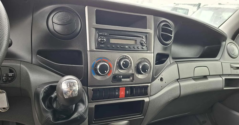 Iveco 35C13, 35C12, 35C14, 35C15 - Tipper van: picture 3 Iveco 35C13, 35C12, 35C14, 35C15 - Tipper van: picture 3