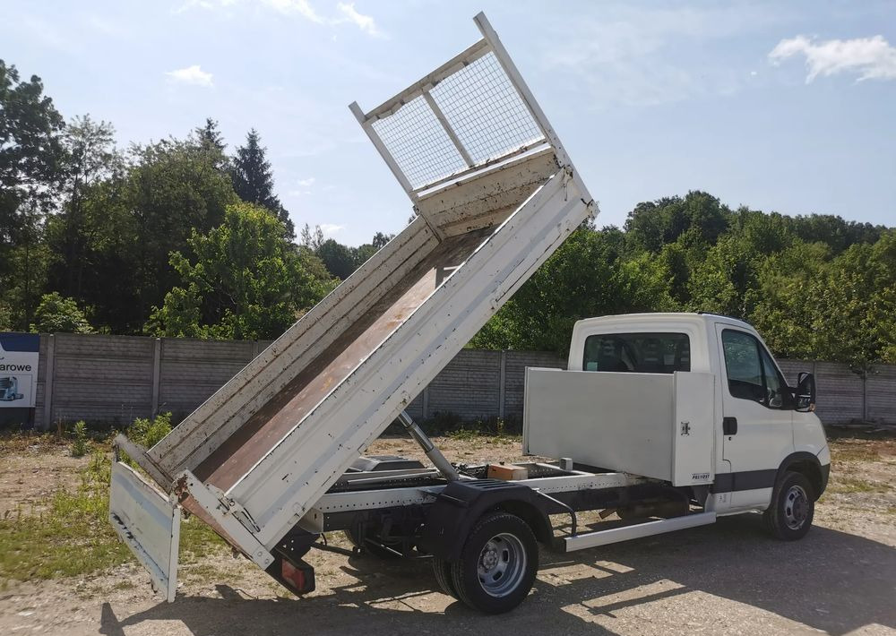 Iveco Daily 35C15 Kiper 3.0 - 150KM wywrotka Hak Bliźniak blokada mostu Klima - Tipper van: picture 5 Iveco Daily 35C15 Kiper 3.0 - 150KM wywrotka Hak Bliźniak blokada mostu Klima - Tipper van: picture 5