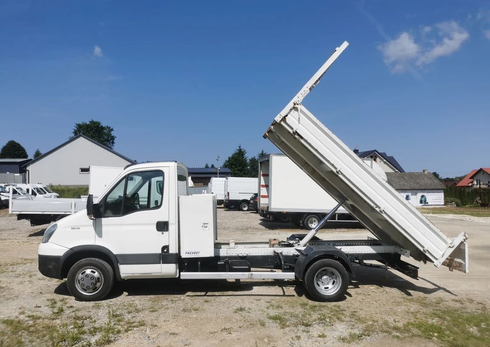 Iveco Daily 35C15 Kiper 3.0 - 150KM wywrotka Hak Bliźniak blokada mostu Klima - Tipper van: picture 2 Iveco Daily 35C15 Kiper 3.0 - 150KM wywrotka Hak Bliźniak blokada mostu Klima - Tipper van: picture 2