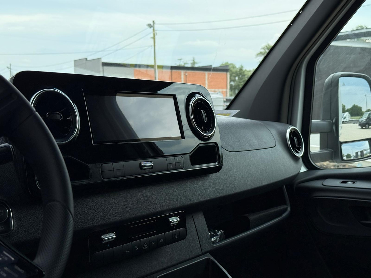 New Flatbed van, Electric van Mercedes eSprinter: picture 8