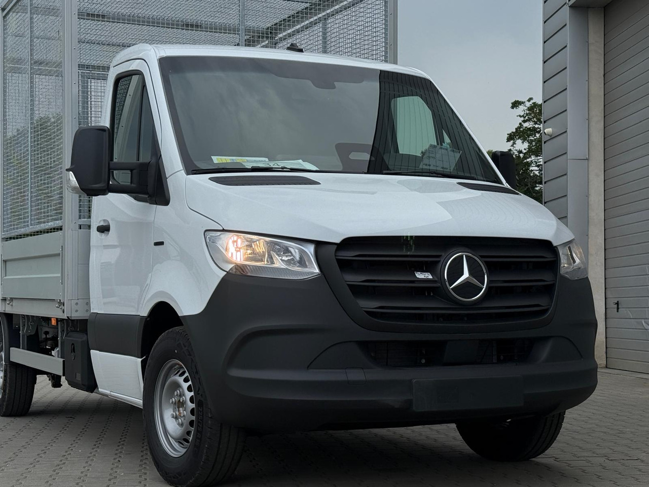 New Flatbed van, Electric van Mercedes eSprinter: picture 13