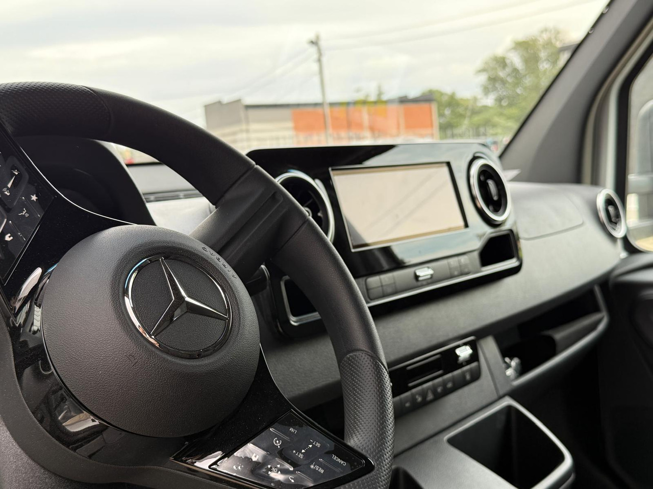 New Flatbed van, Electric van Mercedes eSprinter: picture 7