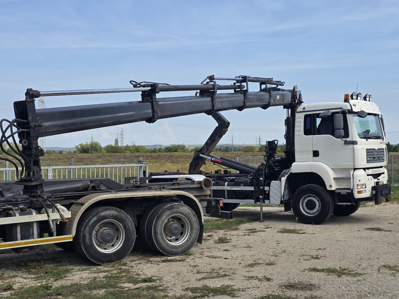 MAN TGA 26.440 6X6 / HOOK SYSTEM / HIAB 166D REMOTE SPECIAL PRICE ONLY THIS YEAR - Hook lift truck, Crane truck: picture 4 MAN TGA 26.440 6X6 / HOOK SYSTEM / HIAB 166D REMOTE SPECIAL PRICE ONLY THIS YEAR - Hook lift truck, Crane truck: picture 4