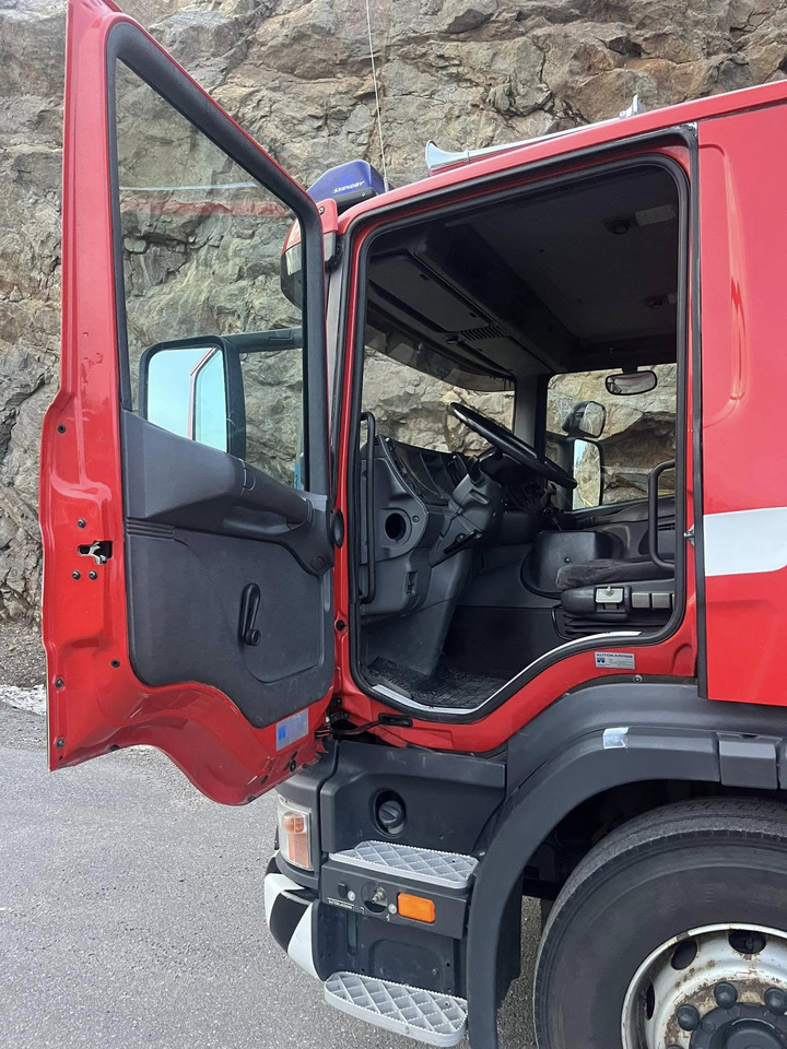 Scania P94GB 4x2 NA 310 - fire engine - RESERVERAD !! - Fire truck: picture 4 Scania P94GB 4x2 NA 310 - fire engine - RESERVERAD !! - Fire truck: picture 4