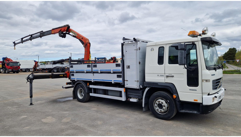 Volvo FL220 4X2 Palfinger PK7501 - Dropside/ Flatbed truck, Crane truck: picture 2 Volvo FL220 4X2 Palfinger PK7501 - Dropside/ Flatbed truck, Crane truck: picture 2