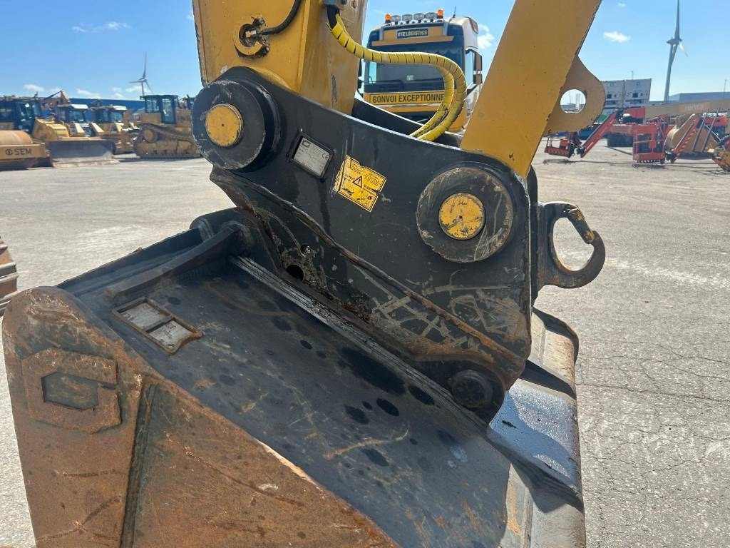 Crawler excavator CAT 330 FL: picture 13