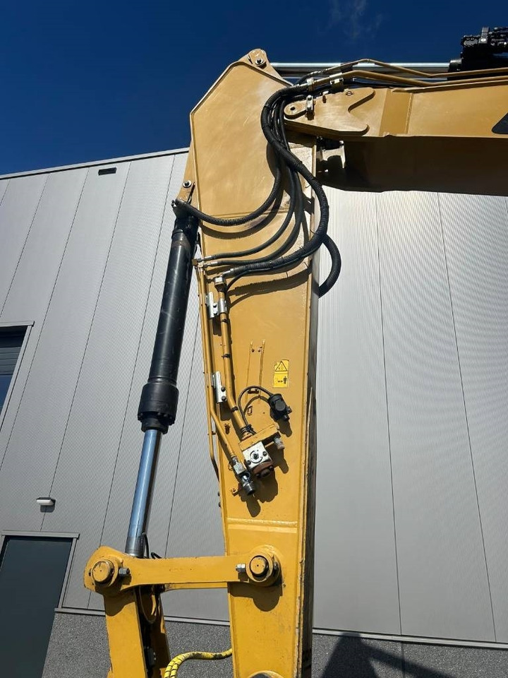 Crawler excavator CAT 330 FL: picture 32