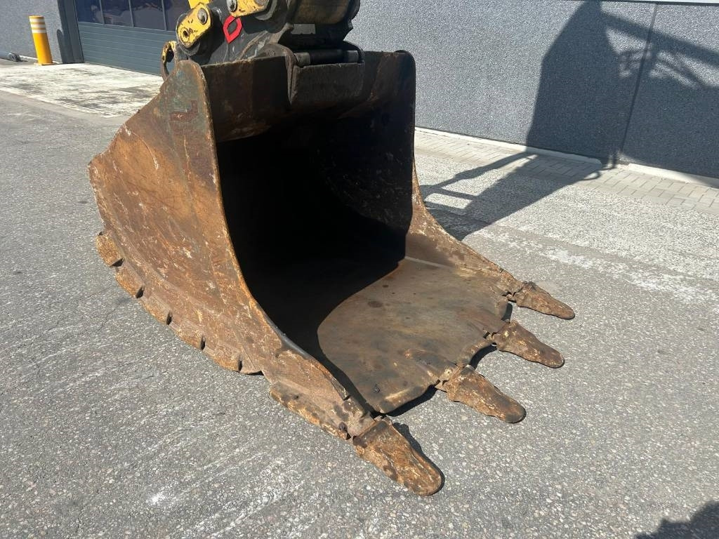 Crawler excavator CAT 330 FL: picture 11