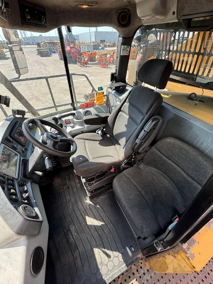 Articulated dumper CAT 745 C: picture 13