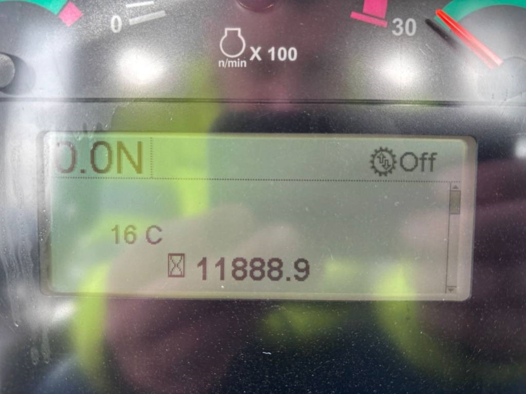 CAT D 6 N LGP (Under Preparation) - Bulldozer: picture 3 CAT D 6 N LGP (Under Preparation) - Bulldozer: picture 3