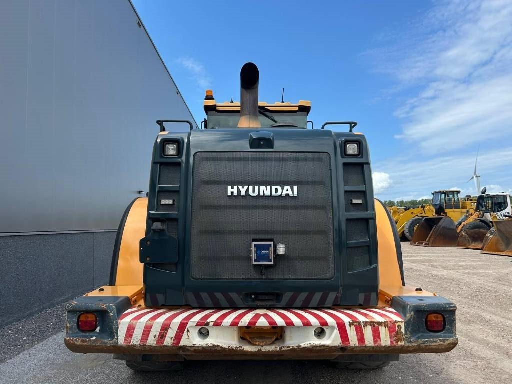 Hyundai HL 970 - Wheel loader: picture 4 Hyundai HL 970 - Wheel loader: picture 4