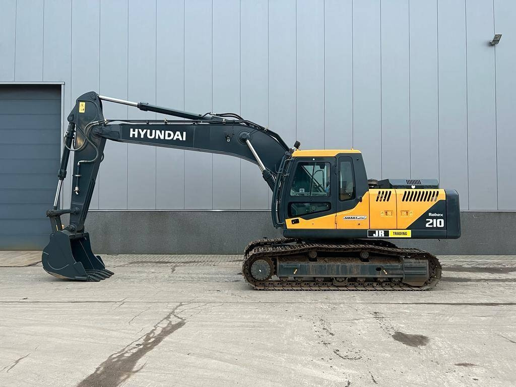 New Crawler excavator Hyundai R 210: picture 1