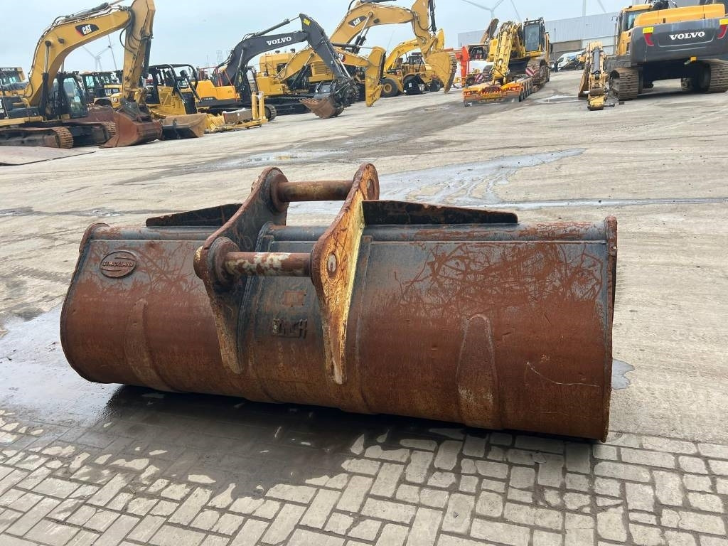 Volvo EC 480 E L coupler + bucket - Bucket for Construction machinery: picture 4 Volvo EC 480 E L coupler + bucket - Bucket for Construction machinery: picture 4