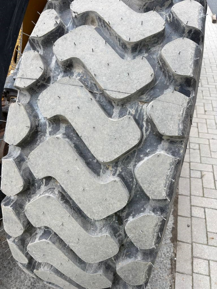 Wheel loader Volvo L 90 H (High tip + New tires): picture 20
