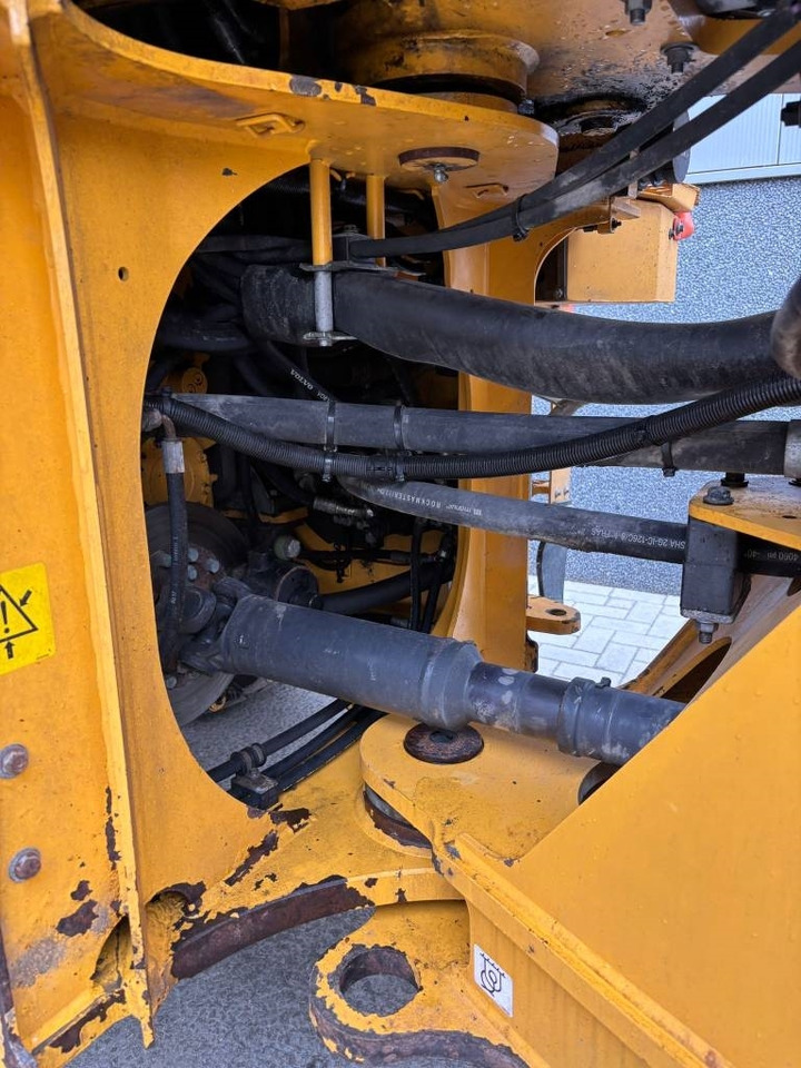 Wheel loader Volvo L 90 H (High tip + New tires): picture 18