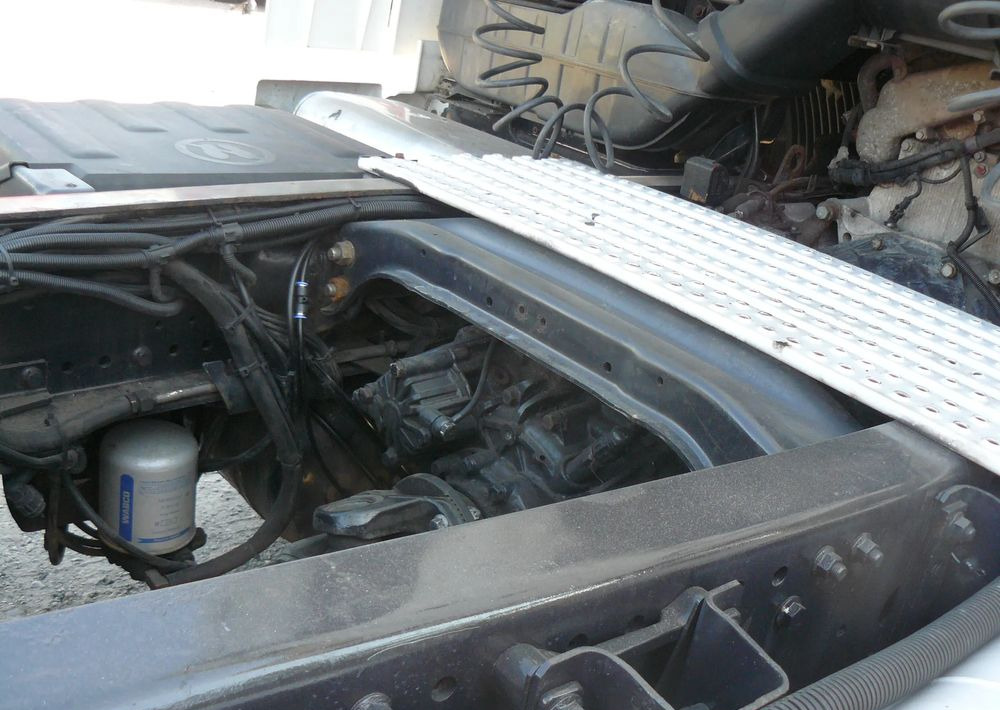Tractor unit MAN tgx 18 440: picture 8