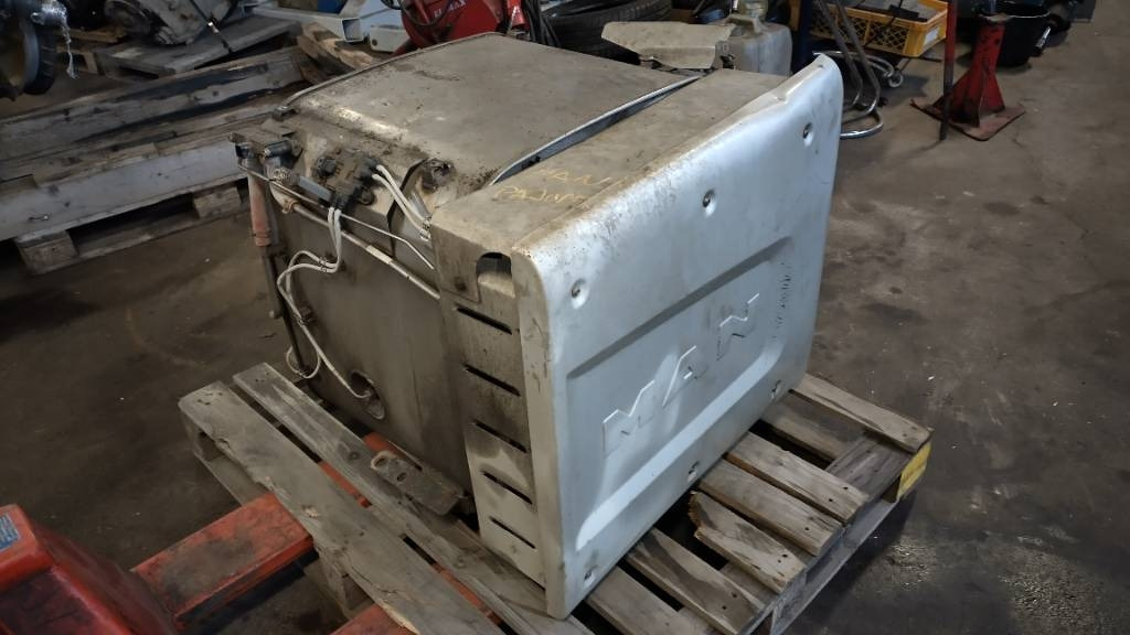 MAN Euro 6 katalysaattori - Engine for Truck: picture 1 MAN Euro 6 katalysaattori - Engine for Truck: picture 1