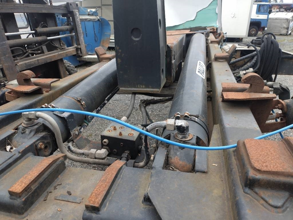 Palift Koukkulaite 18tn 5,90m - Hook lift/ Skip loader system: picture 3 Palift Koukkulaite 18tn 5,90m - Hook lift/ Skip loader system: picture 3
