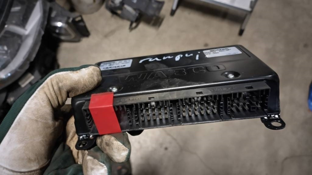 Scania ABS control unit - Electrical system for Truck: picture 3 Scania ABS control unit - Electrical system for Truck: picture 3