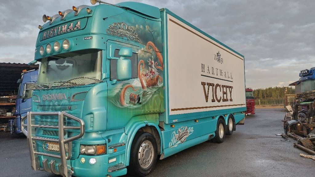 Scania R560 6x2 8,35m umpikori +pl-nostin - Box truck: picture 1 Scania R560 6x2 8,35m umpikori +pl-nostin - Box truck: picture 1