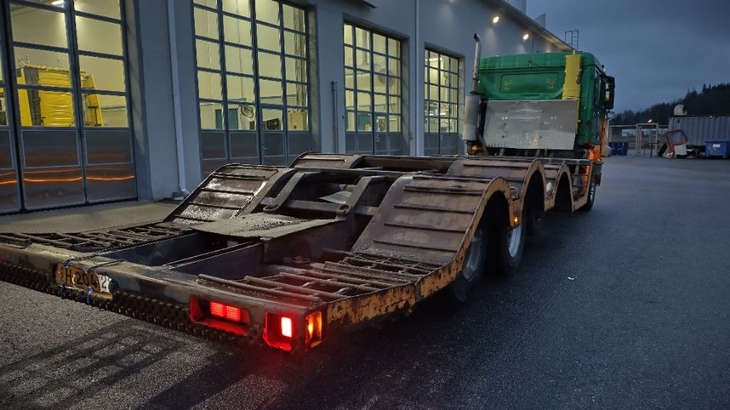 Volvo F16 8x2 metsäkone ritilä, rautajouset,hydr.perä - Log truck: picture 4 Volvo F16 8x2 metsäkone ritilä, rautajouset,hydr.perä - Log truck: picture 4