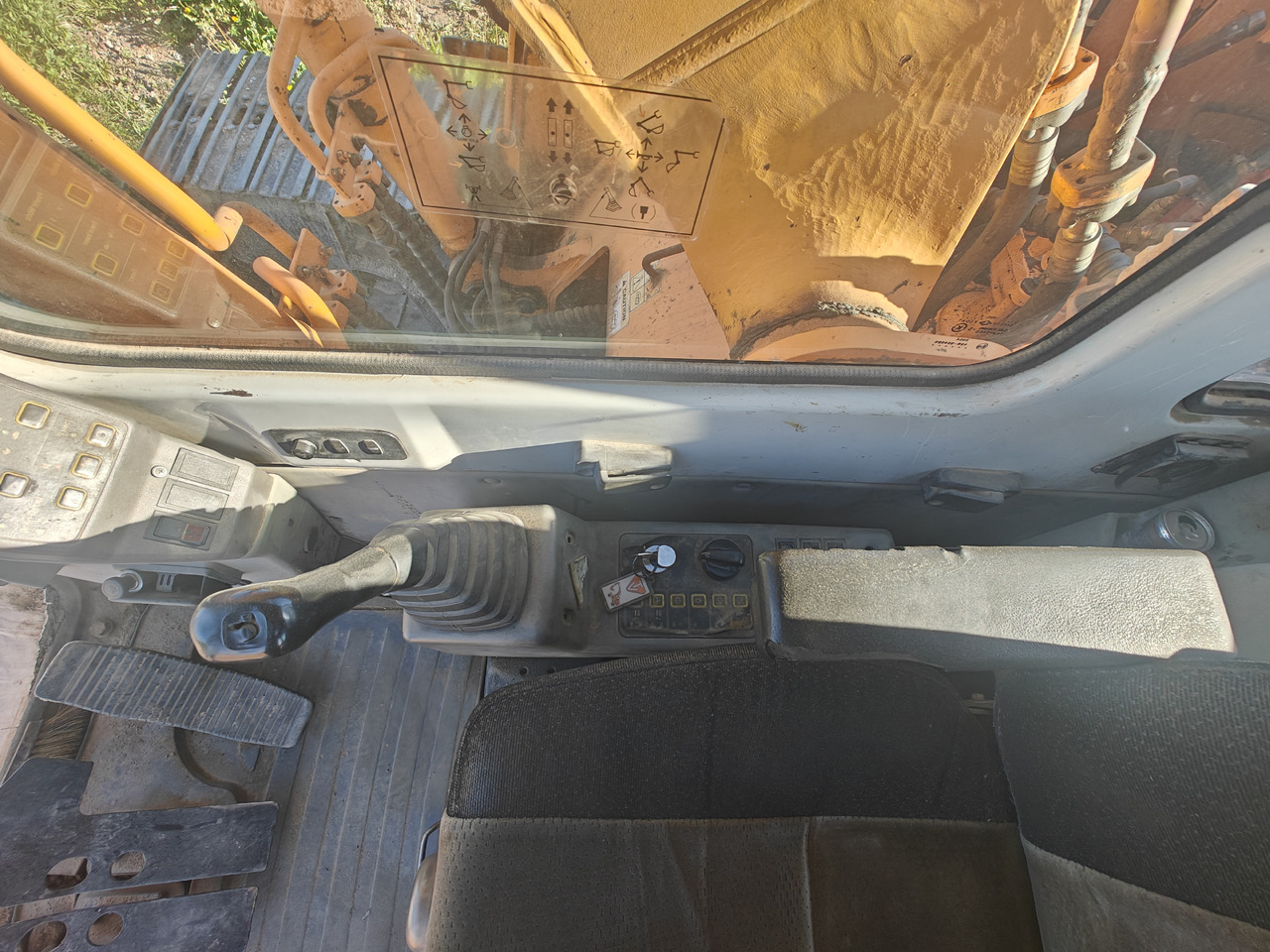 Crawler excavator Hyundai Robex 210LC-7: picture 9