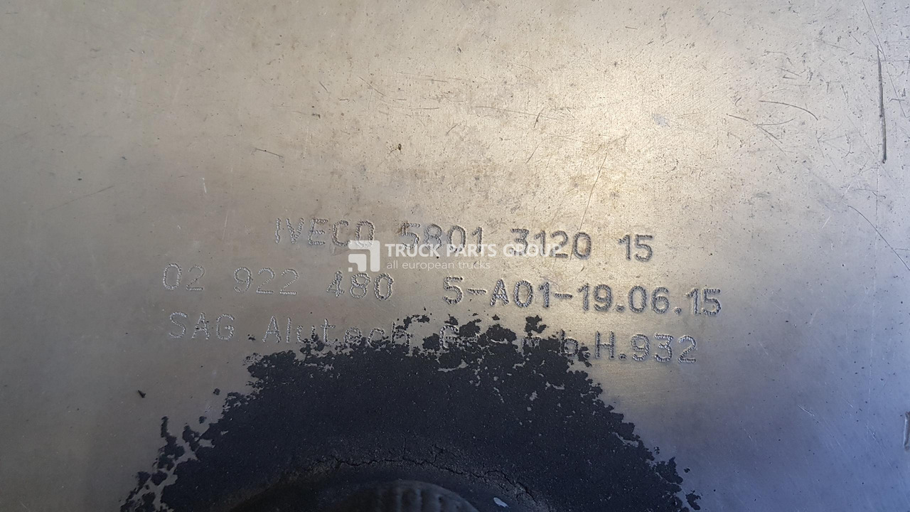 IVECO IVECO STRALIS EURO6 emission fuel tanks, reservoirs with mountings brackets 700l + 480l left + right fuel tanks set 5801312015, 41042847 - Fuel tank for Truck: picture 3 IVECO IVECO STRALIS EURO6 emission fuel tanks, reservoirs with mountings brackets 700l + 480l left + right fuel tanks set 5801312015, 41042847 - Fuel tank for Truck: picture 3