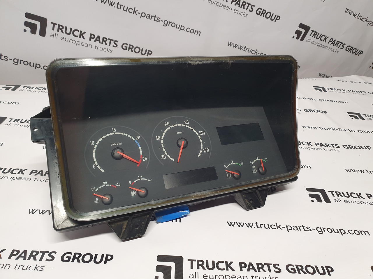 SCANIA SCANIA EURO3, P, G, R, T series dashboard, instrument panel, instrument cluster 1542701, 1752626, 1763537, 1775306, 1781708, 1849509, 1545985, 1545989, 1545993, 1763551, 1765222, 1849503, 1852891, 192 - Dashboard for Truck: picture 1 SCANIA SCANIA EURO3, P, G, R, T series dashboard, instrument panel, instrument cluster 1542701, 1752626, 1763537, 1775306, 1781708, 1849509, 1545985, 1545989, 1545993, 1763551, 1765222, 1849503, 1852891, 192 - Dashboard for Truck: picture 1