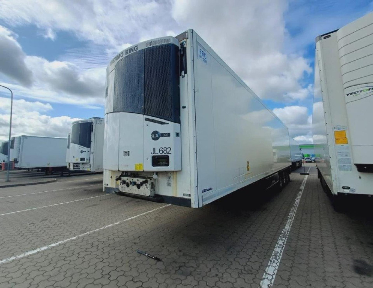 2018 Krone SDR Double Deck Cool Liner FP45 ThermoKing SLXi 300 Lifting Axle - Refrigerator semi-trailer: picture 1 2018 Krone SDR Double Deck Cool Liner FP45 ThermoKing SLXi 300 Lifting Axle - Refrigerator semi-trailer: picture 1