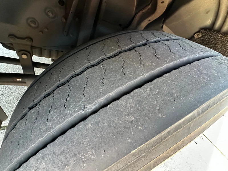 Scania P280 / NL TRUCK / EURO 6 / FULL AIR / CARRIER SUPRA 1250 / TOPCONDITION / LIFT+DOORS - Refrigerator truck: picture 5 Scania P280 / NL TRUCK / EURO 6 / FULL AIR / CARRIER SUPRA 1250 / TOPCONDITION / LIFT+DOORS - Refrigerator truck: picture 5