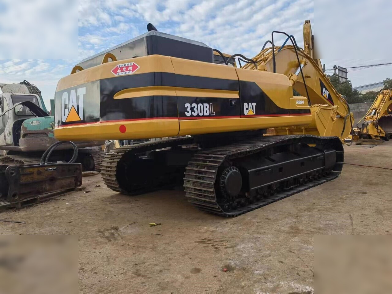 CATERPILLAR 330BL - Crawler excavator: picture 1 CATERPILLAR 330BL - Crawler excavator: picture 1