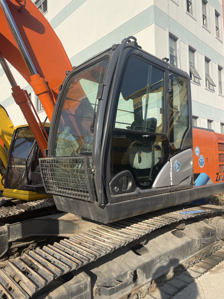 HITACHI ZX200-5G - Crawler excavator: picture 3 HITACHI ZX200-5G - Crawler excavator: picture 3