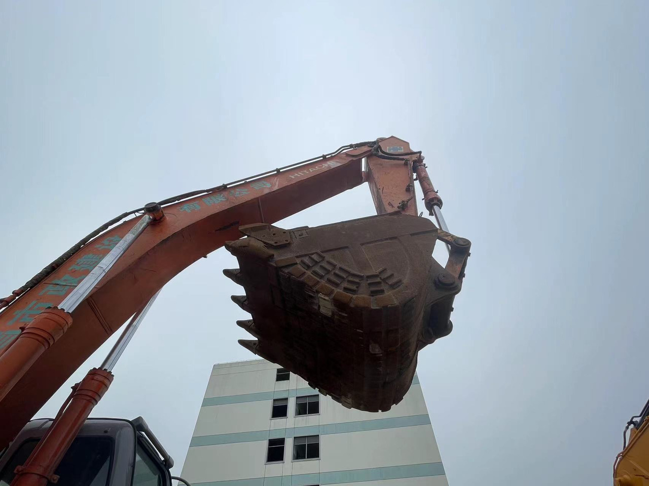 HITACHI ZX350LCH-1 - Crawler excavator: picture 3 HITACHI ZX350LCH-1 - Crawler excavator: picture 3