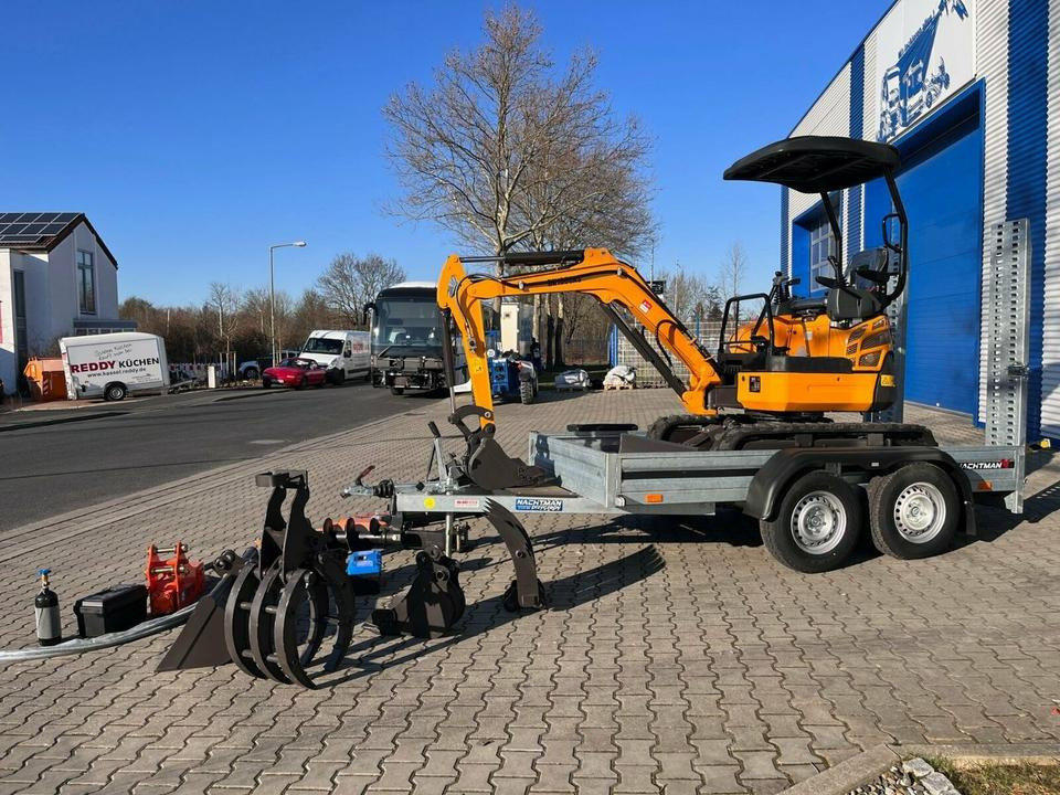 Vermietung / Minibagger 2-Tonnen inkl. Anhänger / ab 3 Tage / Verstellfahrwerk / Schwenkarm / Anbaugeräte - Mini excavator: picture 4 Vermietung / Minibagger 2-Tonnen inkl. Anhänger / ab 3 Tage / Verstellfahrwerk / Schwenkarm / Anbaugeräte - Mini excavator: picture 4