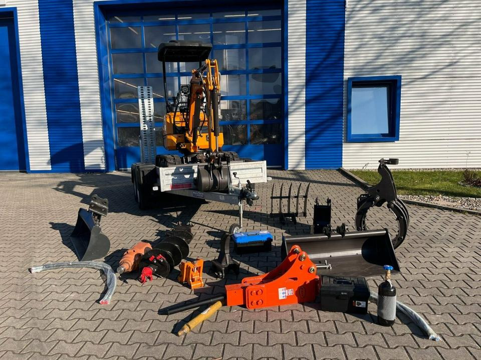 Vermietung / Minibagger 2-Tonnen inkl. Anhänger / ab 3 Tage / Verstellfahrwerk / Schwenkarm / Anbaugeräte - Mini excavator: picture 2 Vermietung / Minibagger 2-Tonnen inkl. Anhänger / ab 3 Tage / Verstellfahrwerk / Schwenkarm / Anbaugeräte - Mini excavator: picture 2