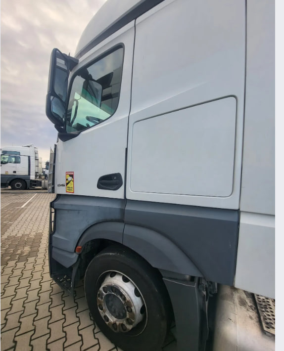 Mercedes-Benz ACTROS 1845 mega WDF - Tractor unit: picture 3 Mercedes-Benz ACTROS 1845 mega WDF - Tractor unit: picture 3