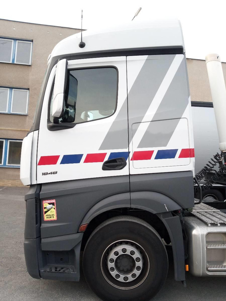 Mercedes-Benz Actros 1848 4x2 BigSpace PTO compressor - Tractor unit: picture 4 Mercedes-Benz Actros 1848 4x2 BigSpace PTO compressor - Tractor unit: picture 4