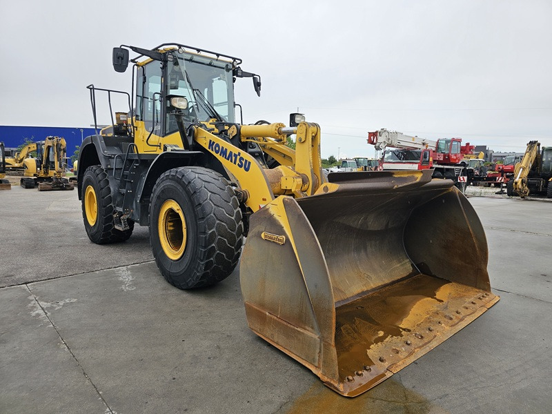 KOMATSU WA380-8 - Wheel loader: picture 5 KOMATSU WA380-8 - Wheel loader: picture 5