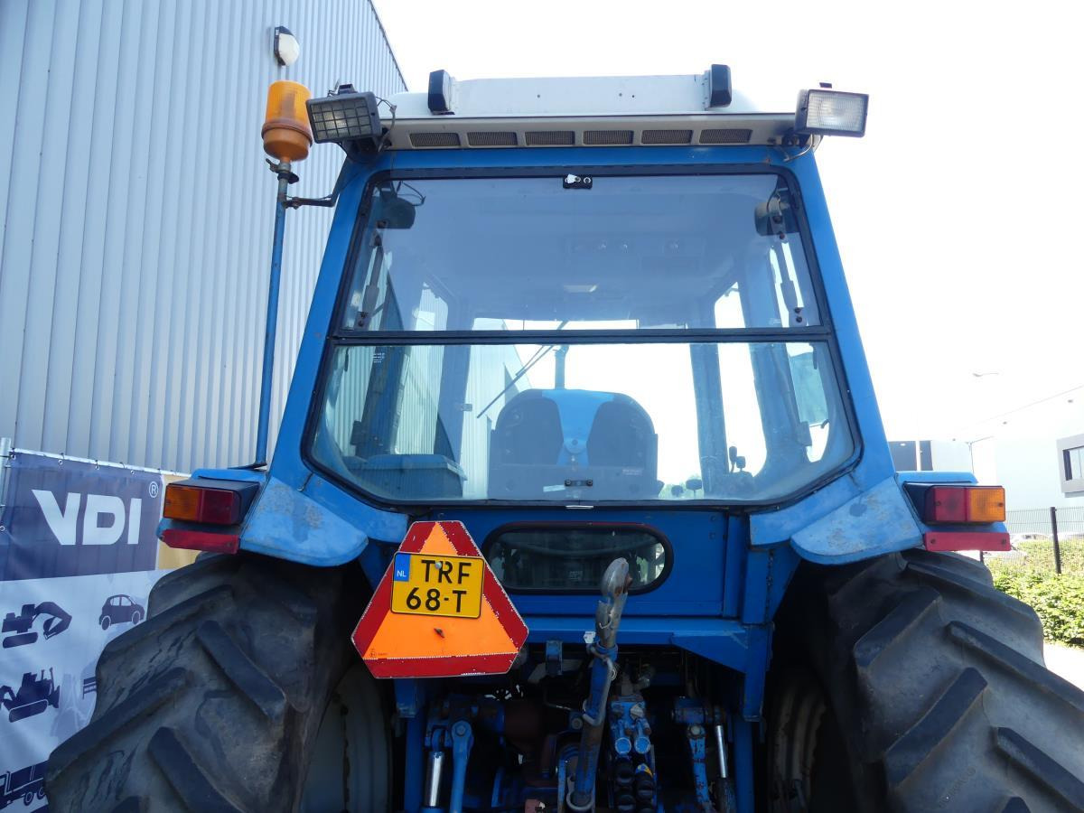Farm tractor Ford 8210: picture 13